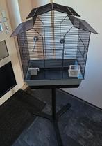 Nette vogelkooi kooitje op stander, Dieren en Toebehoren, Vogels | Hokken en Kooien, Ophalen, Zo goed als nieuw, Metaal, Vogelkooi