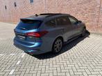 Ford Focus Wagon 1.0 Hybrid ST LineX 155pk LEER-PANO-KEYLESS, Blauw, Leder, 155 pk, Nieuw