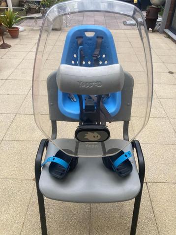 Yepp mini voorzitje met windscherm en slaaprol beschikbaar voor biedingen
