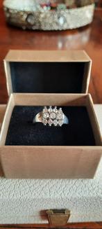Klassieke ring met Swarovski kristal., Met kristal, 18 tot 19, Ophalen of Verzenden, Zo goed als nieuw