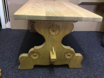 Machief  Eiken. Onderstel. Eettafel beschikbaar voor biedingen