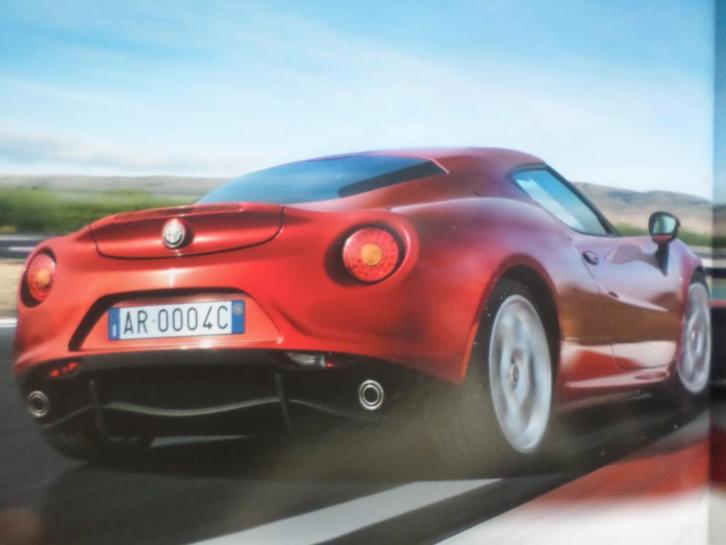 Alfa Romeo 4C 2013 Boek, Boeken, Auto's | Folders en Tijdschriften, Zo goed als nieuw, Alfa Romeo, Ophalen of Verzenden