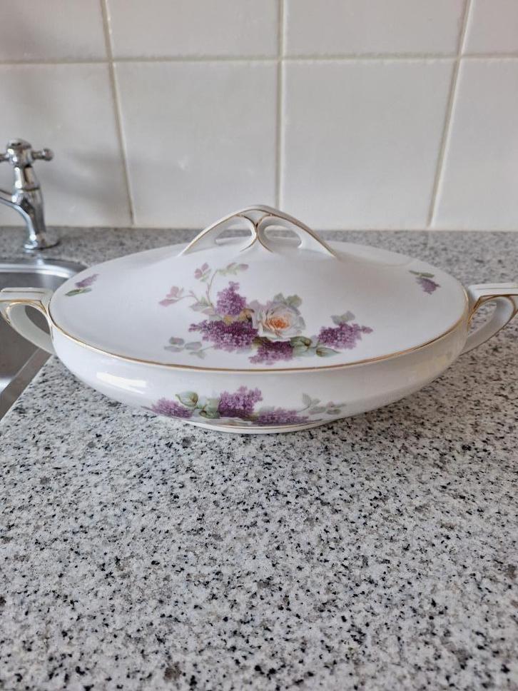 antieke dekschaal met fraaie bloemendecoratie, Antiek en Kunst, Antiek | Schalen, Ophalen of Verzenden