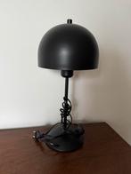 Zwarte tafellamp met bolvormige kap, Huis en Inrichting, Ophalen, Zo goed als nieuw, Metaal, 50 tot 75 cm