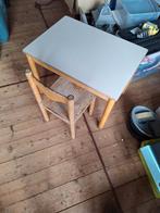 Oud schooltafeltje met bijpassend stoeltje, Gebruikt, Tafel(s) en Stoel(en), Ophalen