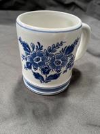 Vintage Mok met Blauwe Bloemen en Tekst, Gebruikt, Porselein of Keramiek, Schaal, Rond