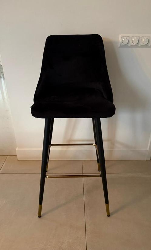set van 3 Barstoelen richmond Imani black velvet 800), Huis en Inrichting, Barkrukken, Zo goed als nieuw, 3 krukken, Met voetsteun