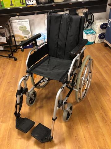 Rolstoel Uniroll inklapbaar met handremmen beschikbaar voor biedingen
