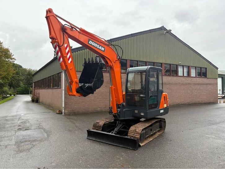 Doosan DH55-V Midigraafmachine, Zakelijke goederen, Machines en Bouw | Kranen en Graafmachines, Graafmachine