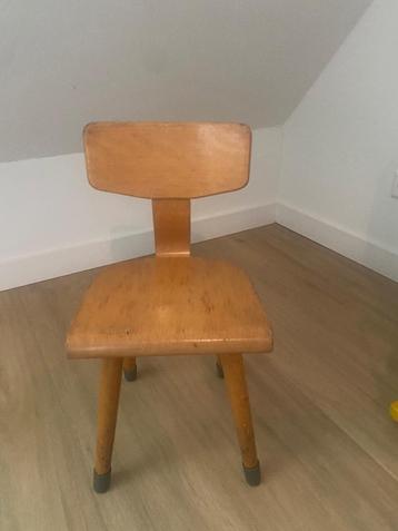 Vintage stoeltje peuter/kleuter beschikbaar voor biedingen