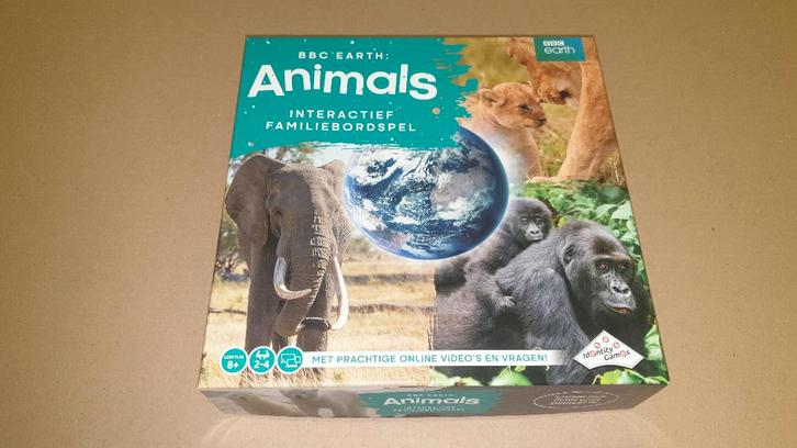 Spel - BBC Earth: Animals dierenquiz, Hobby en Vrije tijd, Gezelschapsspellen | Bordspellen, Zo goed als nieuw, Een of twee spelers