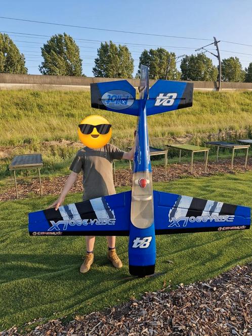 Extra 330LX van pilot rc hitec servos, dualsky setup, Hobby en Vrije tijd, Modelbouw | Radiografisch | Vliegtuigen, Zo goed als nieuw