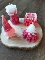 Handgemaakte Rood/Witte Kaarsen, Huis en Inrichting, Woonaccessoires | Kandelaars en Kaarsen, Ophalen, Overige materialen, Nieuw