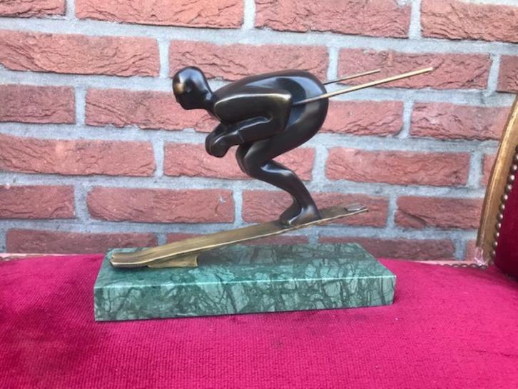 zeer fraai bronzen beeld van een skier, Antiek en Kunst, Kunst | Beelden en Houtsnijwerken, Ophalen of Verzenden