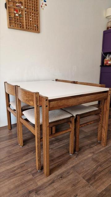 Wengé eettafel en stoelen jaren 70 beschikbaar voor biedingen