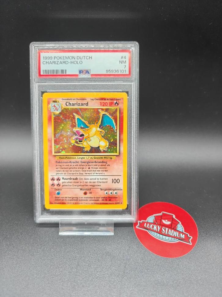 Pokemon Base Charizard Holo Nederlands PSA 7, Hobby en Vrije tijd, Verzamelkaartspellen | Pokémon, Zo goed als nieuw, Losse kaart