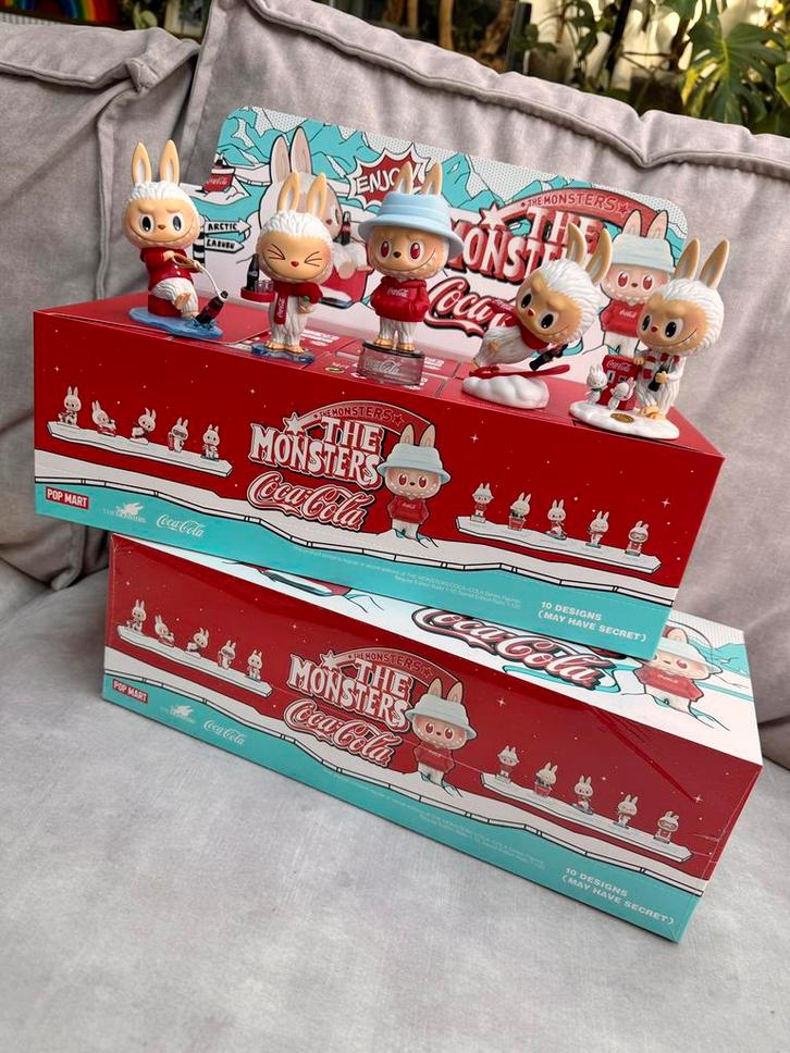 The monster coca cola figurine whole set (labubu) compleet, Verzamelen, Poppetjes en Figuurtjes, Nieuw, Ophalen of Verzenden