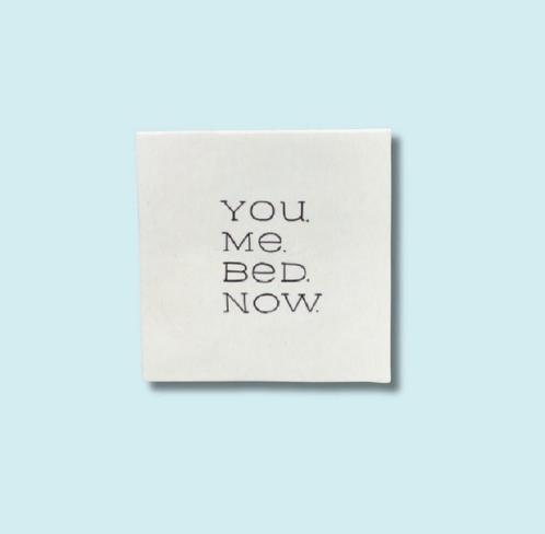 Handbeschilderd tegeltje 'Bed', Huis en Inrichting, Woonaccessoires | Wanddecoraties, Zo goed als nieuw, Ophalen of Verzenden