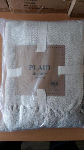 leuke nieuwe plaid 130 bij 170 creme/antra beschikbaar voor biedingen