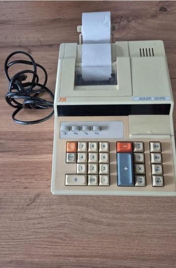 Adler 121PD rekenmachine beschikbaar voor biedingen