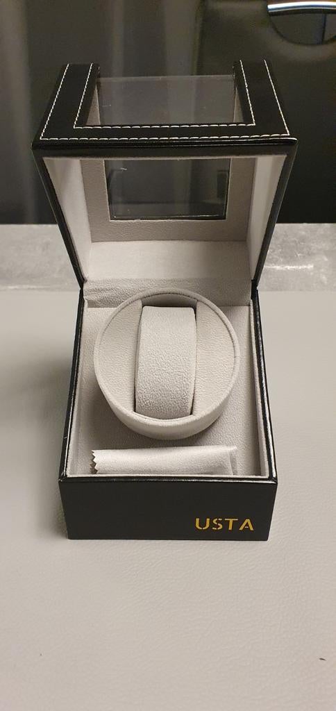 Watchwinder voor 1 horloge - USTA, Sieraden, Tassen en Uiterlijk, Verzenden, Zo goed als nieuw
