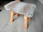 Enig krukje met houten poten en nepbont, Ophalen of Verzenden, Zo goed als nieuw