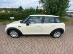 Mini 1.2 ONE 75KW 5D 2015 Wit, Auto's, Mini, 21 km/l, 1198 cc, Wit, Stationwagon