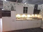 Luxe landelijke showroomkeuken ,  Angora grijs  kleurige fro, Ophalen, Gebruikt, Enkelwandige keuken, Bad Oeynhausen