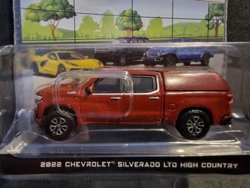Chevrolet Silverado Ltd HighCountry met huif Greenlight 1:64