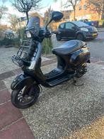 Vespa sprint S, Fietsen en Brommers, Scooters | Vespa, Ophalen, Zo goed als nieuw