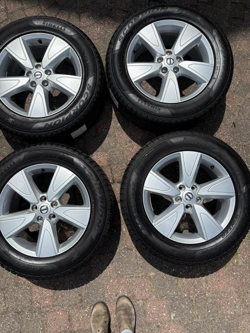 Volvo XC40 set 17" lichtmetalen velgen+Pirelli winterbanden, Auto-onderdelen, Banden en Velgen, Banden en Velgen, Winterbanden
