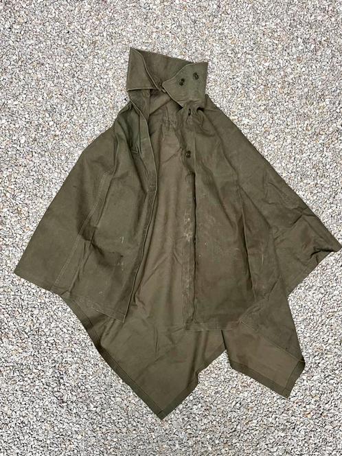 Leger regencape M.v.O. 1957, Verzamelen, Militaria | Algemeen, Landmacht, Kleding of Schoenen, Nederland, Ophalen of Verzenden