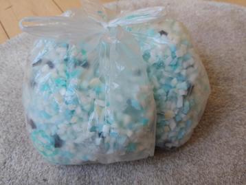 3 zakken met kussenvulling, opvulling, verpakkingsmateriaal beschikbaar voor biedingen