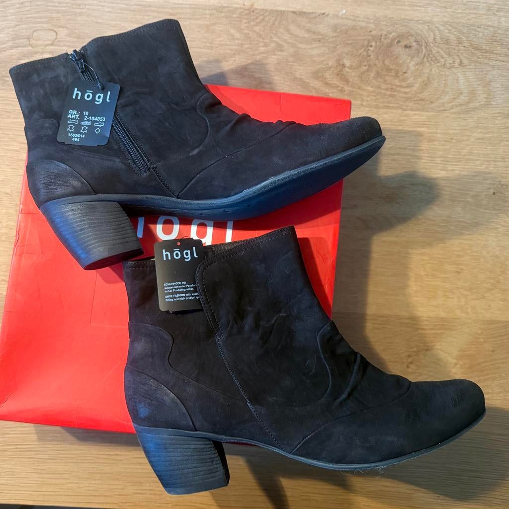 Nieuwe enkellaarsjes zwart mt 44, Zwart, Lage of Enkellaarzen, Nieuw, Ophalen of Verzenden