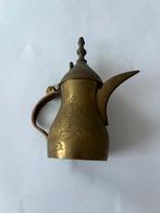 Oude antieke arabische koffiepot, Ophalen of Verzenden