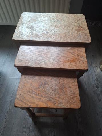 Leuke antieke bijzettafeltjes te koop