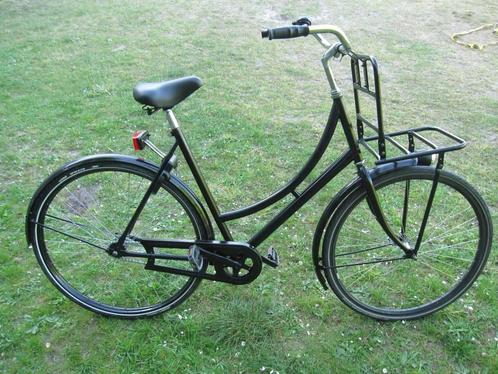 Mooie omafiets transportfiets met voordrager voorrekje 57 cm, Fietsen en Brommers, Fietsen | Dames | Omafietsen, Gebruikt, 56 cm of meer