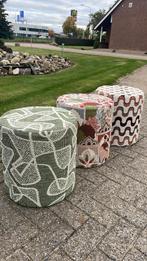 Poef met verschillende designs/print, Huis en Inrichting, Banken | Voetenbanken en Poefen, Ophalen, Minder dan 50 cm, Rond, Zo goed als nieuw