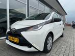 Toyota Aygo 1.0 VVT-i x-fun | Airco | 5 deurs | Bluetooth |, Voorwielaandrijving, Gebruikt, Euro 6, 4 stoelen
