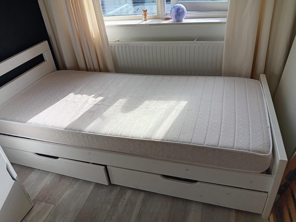 Een persoon bed /hout, Ophalen of Verzenden, Eenpersoons, Hout, 90 cm