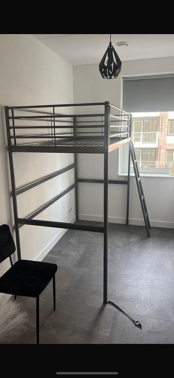 Hoogslaper ( bed ) beschikbaar voor biedingen