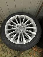 AUDI A8 WINTERBANDEN GOODYEAR 245 45 19 NIEUWSTAAT, Auto-onderdelen, Banden en Velgen, 19 inch, 245 mm, Band(en), Winterbanden