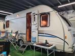 ADRIA ADORA 512 UP / MOVER / VT EN LUIFEL MET WIJWANDEN, Caravans en Kamperen, Caravans, Kachel, Rondzit, Bedrijf, 5 tot 6 meter