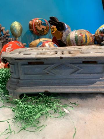Antieke stoof brocante beschikbaar voor biedingen