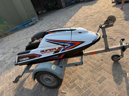 Yamaha SuperJet 701 (2016) – Met Riba trailer, Watersport en Boten, Jetski's en Waterscooters, Zo goed als nieuw, Benzine, Ophalen
