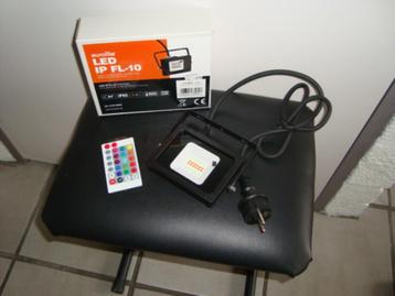 Nieuw: Eurolite LED IP FL10 SMD RGB spot met remote 20241022 beschikbaar voor biedingen