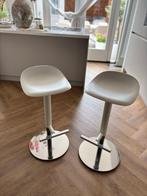 Barkrukken IKEA wit zilver zgan, Huis en Inrichting, Barkrukken, 2 krukken, Ophalen, Zo goed als nieuw