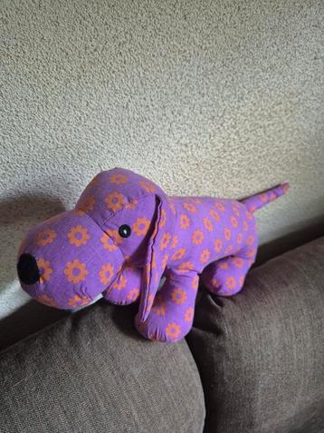 Paarse Tekkel Knuffel met Bloemen beschikbaar voor biedingen