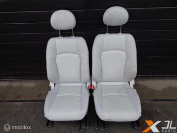 C-KLASSE W203 GRIJS STOF ELEGANCE INTERIEUR SEDAN ALS NIEUW beschikbaar voor biedingen