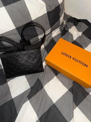 Louis Vuitton Schoudertas - Zwart beschikbaar voor biedingen